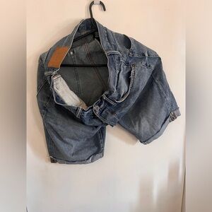 Vintage Jean shorts size 34/L - small tear in the back